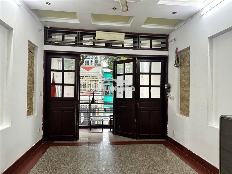 Phòng trọ bình thạnh tầng 1, giá 5tr 3-4 người ở thoải mái, trước cv