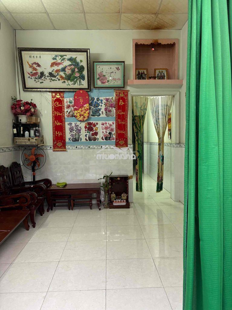 Nhà cho thuê giá 3tr5 (cọc 1tr) gần c.an huyện nhà bè cũ