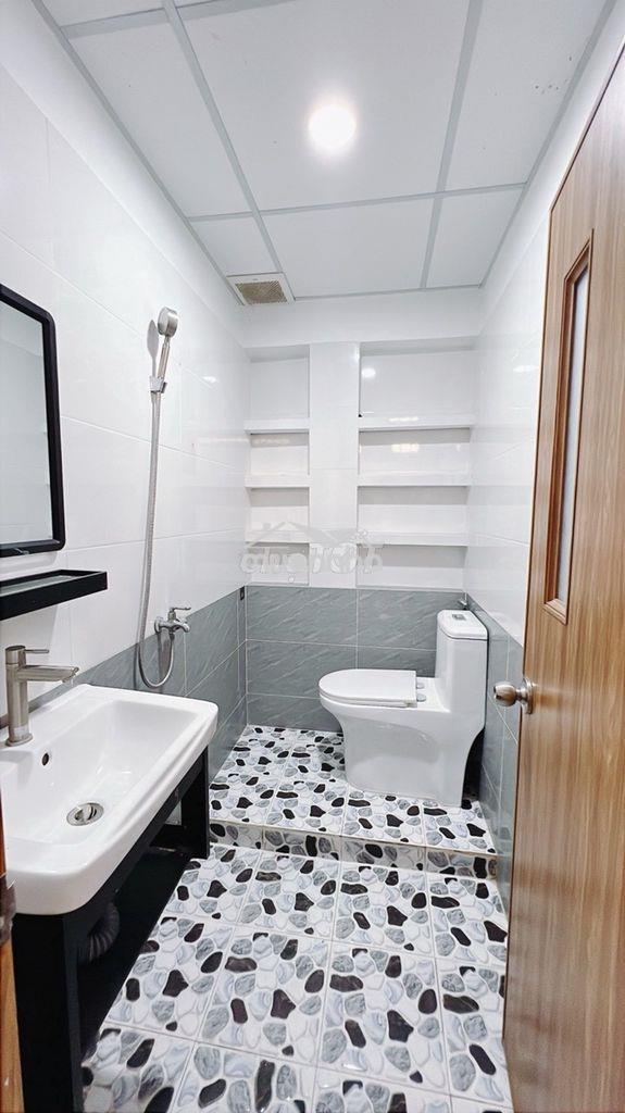 Nhà quận 4, lô góc 45m2, cách mặt tiền khánh hội 10m, giá nhỉnh 4 tỷ