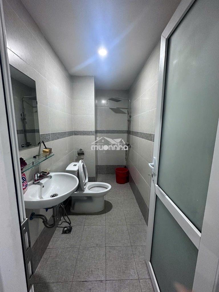 Căn 2p ngủ chung cư phú thạnh- nguyễn sơn giá 9tr5/tháng