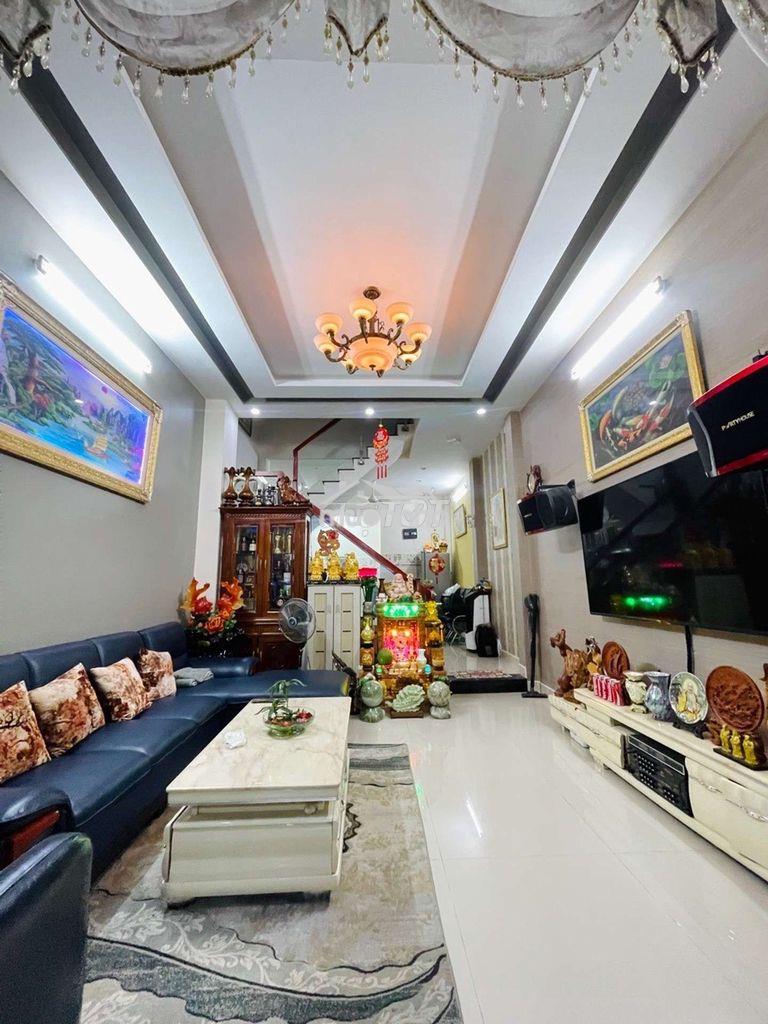 Bán nhà phố liền kề đường thạnh lộc 19, hẻm xe hơi quận 12 giáp gò vấp