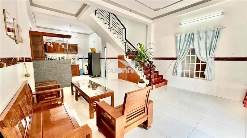 Quận 12! nhà phố hướng đông nam, ngang 5m gần chợ gần chung cư