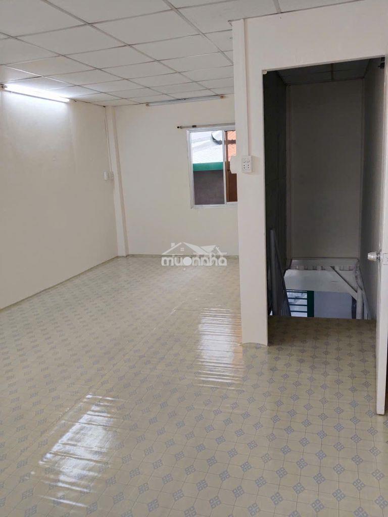 Nhà đường xô viết nghệ tĩnh gần chung cư mỹ đức, sát q1 giá 15tr/th - 2