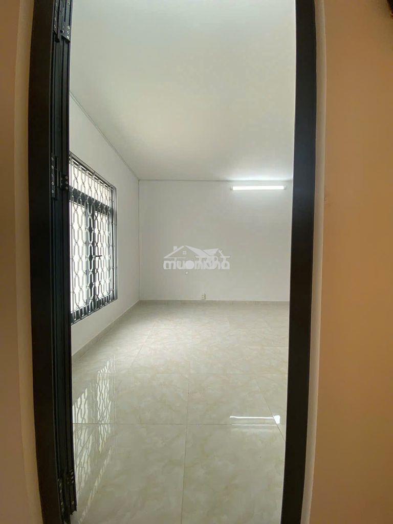 Cho thuê nhà nguyên căn tầng trệt, hẽm xe hơi – có sân đậu ô tô 7 chỗ