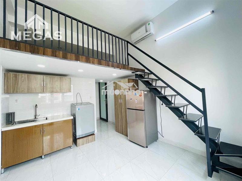 Duplex ban công - toà nhà thang máy - full nội thất giáp  q.5