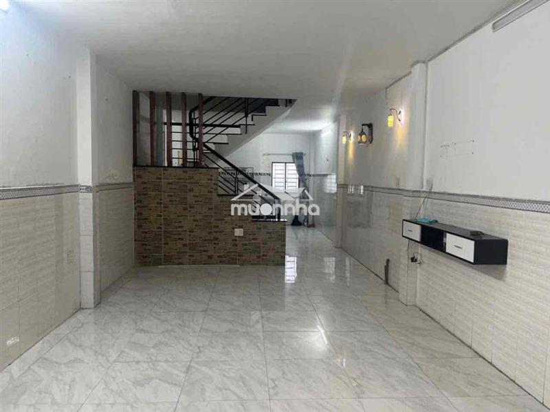 Cần cho thuê nhà 4x14m 1 lầu sân thượng 3pn 3wc 10tr tháng
