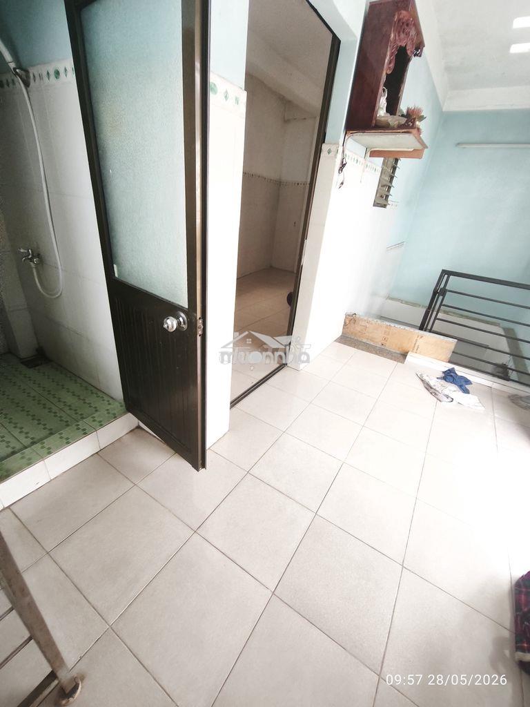 Nguyên lâu 2 , rộng thoáng, giáp phạm văn đồng, nơ trắng long  - 2