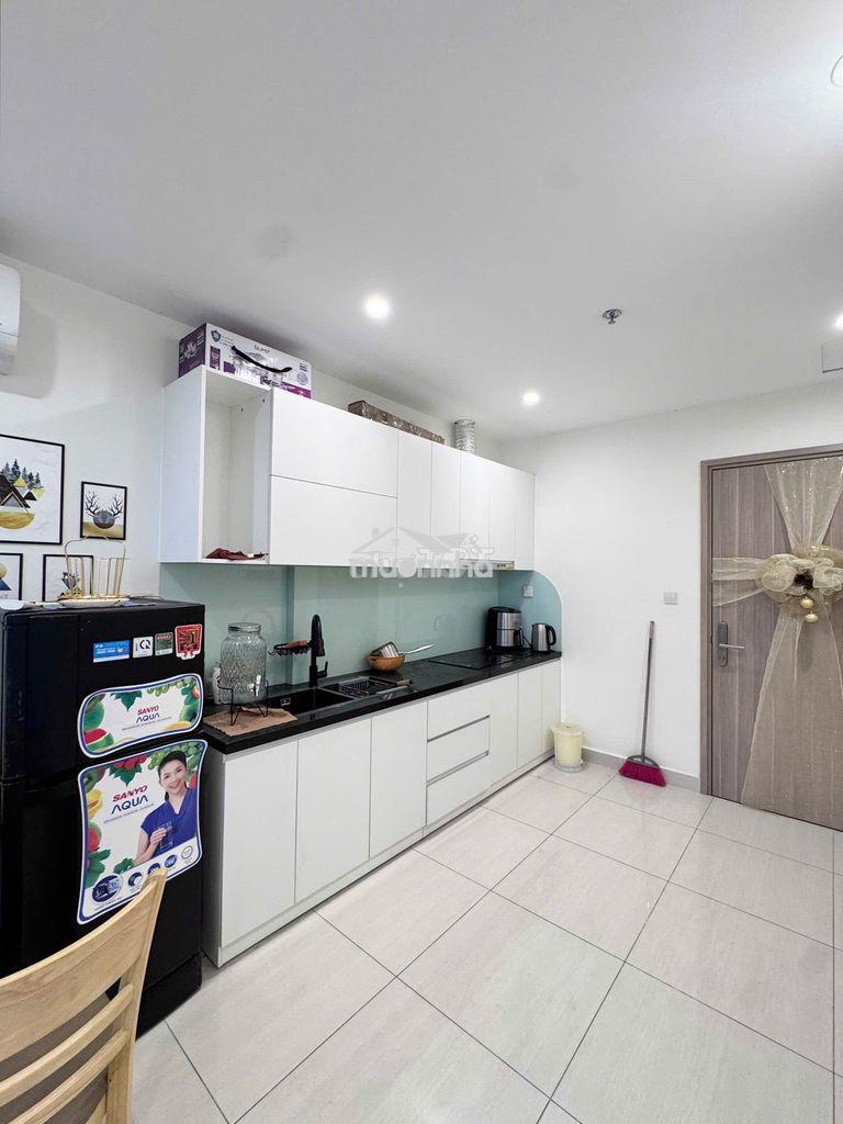 Cho thuê căn hộ góc 2pn+ vinhomes grand park full nội thất view hồ bơi