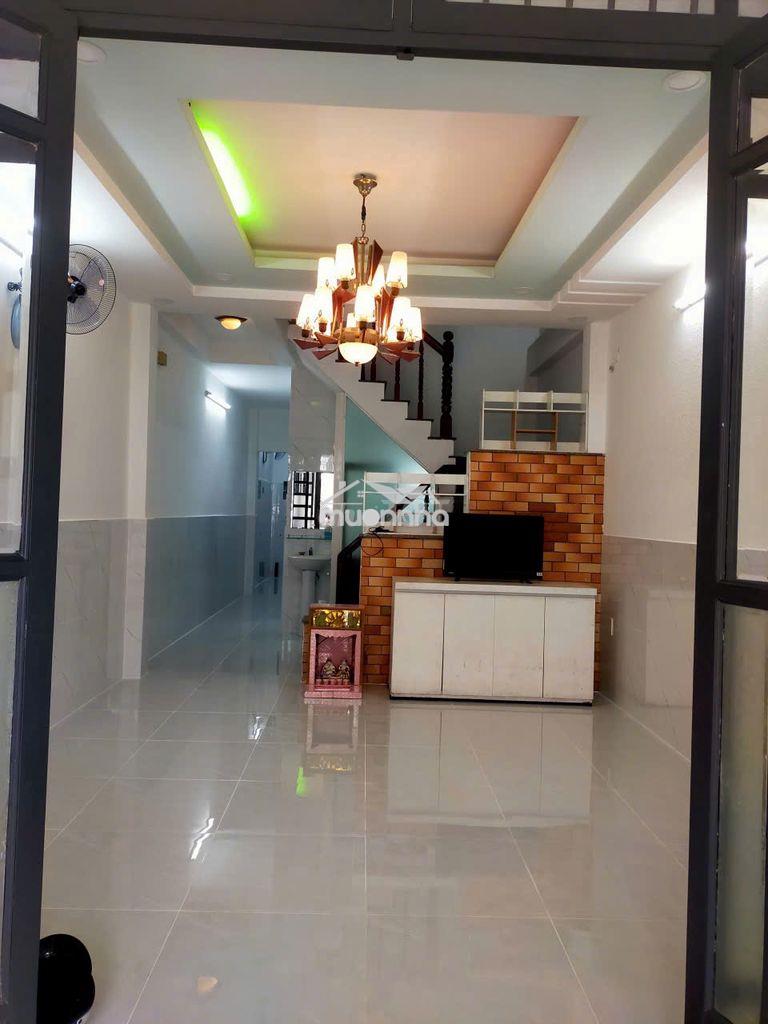 Nhà diện tích 65m², mới sửa khang trang, gồm 3pn, sân chung rộng rãi - 2