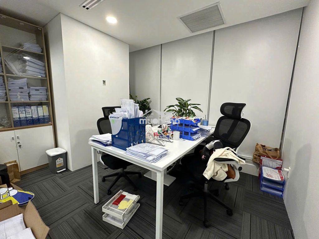 Sang nhượng toàn bộ văn phòng thuê 136m2 - 3