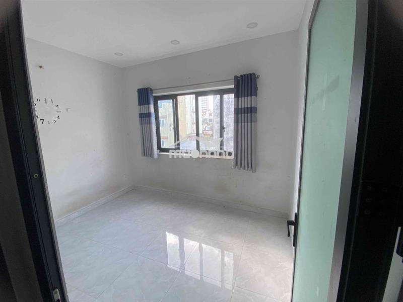 Còn 1phòng cửa sổ cho thuê