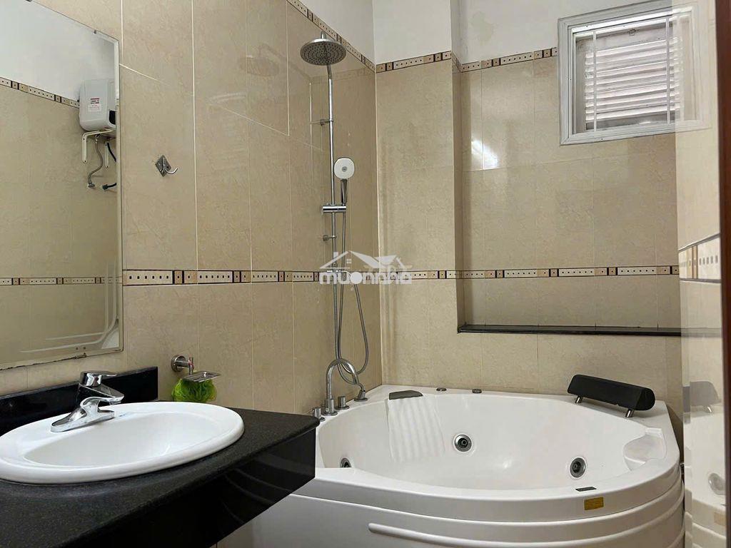 Cho thuê nhà 2 mặt tiền, 4 phòng ngủ, rộng thoáng - 3