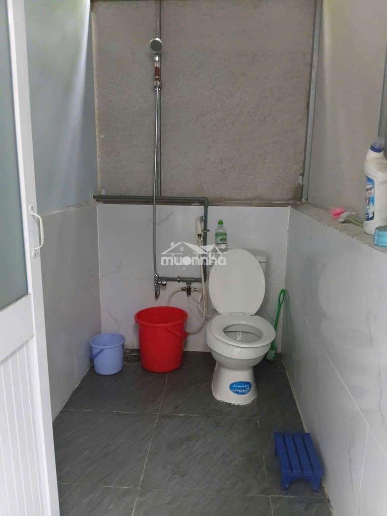 Cho thuê phòng rẻ nhất nình chánh- 2 triêu có máy lạnh - 3