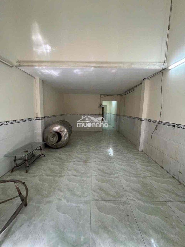 Nhà thuê hẻm 6m thông gò dầu . 4x17m trống suốt lững 1/2 nhà, 2pn.