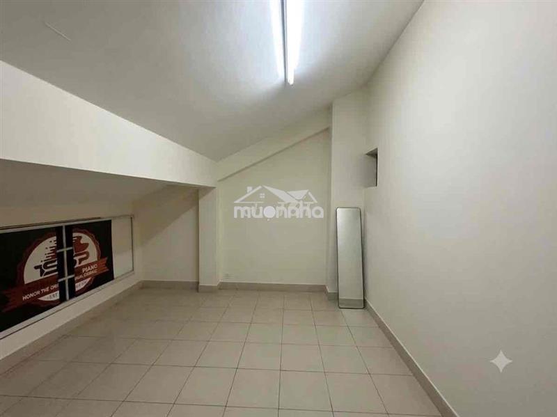 Cho thuê phòng 3p chung tole giá rẻ 1.2tr, phòng trống lầu 5, thang bộ