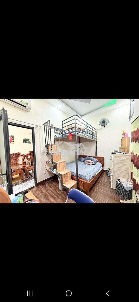 Cho thuê nhà full nt – 3pn – 18tr

nguyên hồng, bình thạnh

dt  128m² - 3