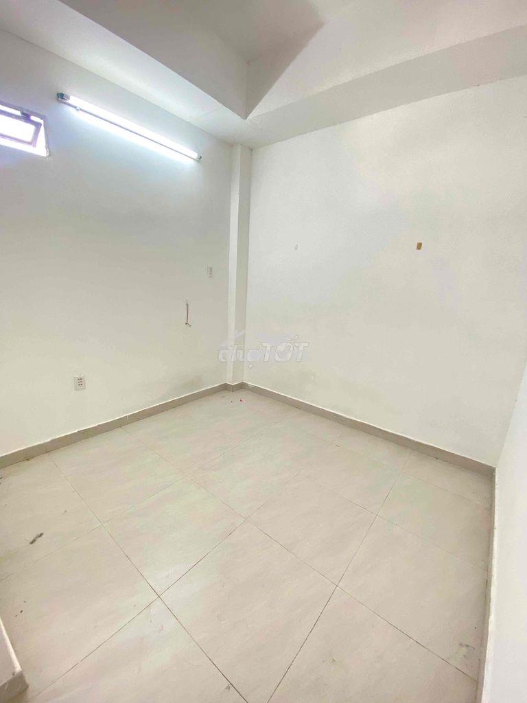 Phòng trọ có gác hẻm huỳnh tấn phát