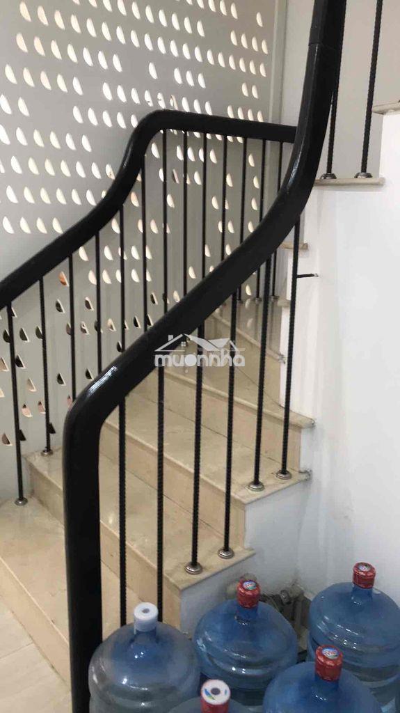 Cho thuê nhà mặt phố 1 trệt 3lầu - 4