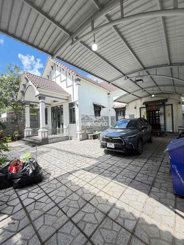 Nhà sân vườn 260m2 gần đại học tây đô