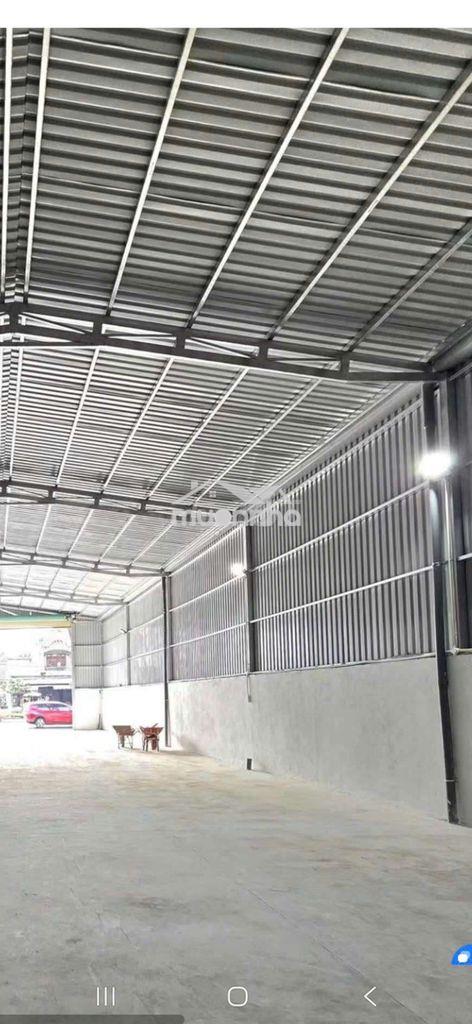 Cần cho thuê xưởng ptch q12  dt 550m. giá 50 triệu tl xe công - 2