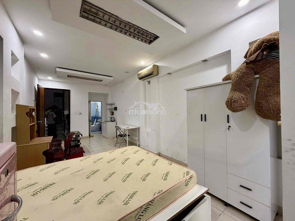 Cho thuê studio balcon 30m2 full nt ngay cống quỳnh bùi viện q1 - 4