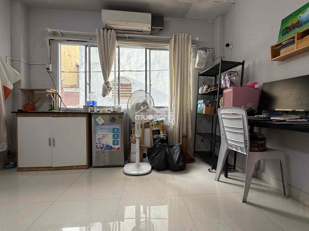Phòng ngay phú nhuận với giá 4tr6 - 4