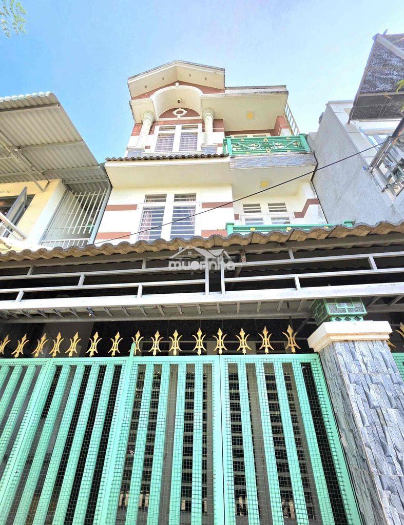 Ngộp bank ! nhà 3 tầng 5x10m, 4pn, gần chợ phú xuân
