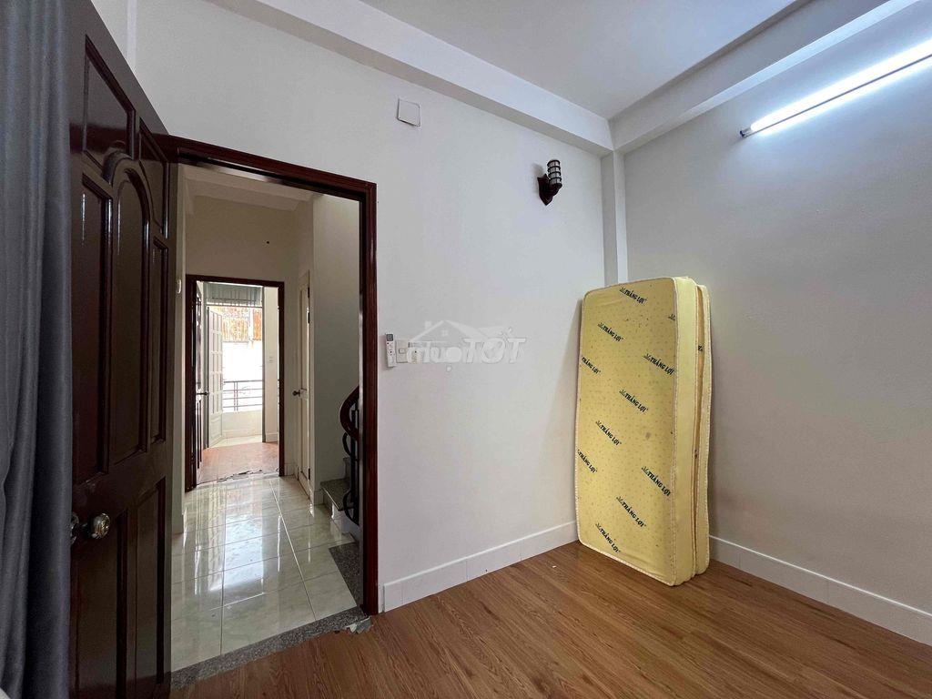 Chính chủ cho thuê căn hộ quận 3 - ( ngay bờ kè ) - có thể làm 2pn - 3