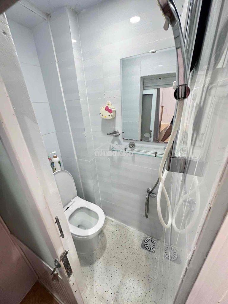 🔥Hàng hiếm🔥 - 3 tầng lầu - hẻm xe hơi 1 căn - full nội thất - 2pn 2wc - 4