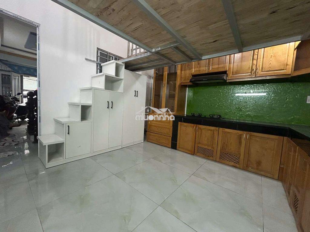 Chdv trệt máy lạnh gần ngã tư bốn xã, tô hiệu,gác, sân sau giếng trời - 2