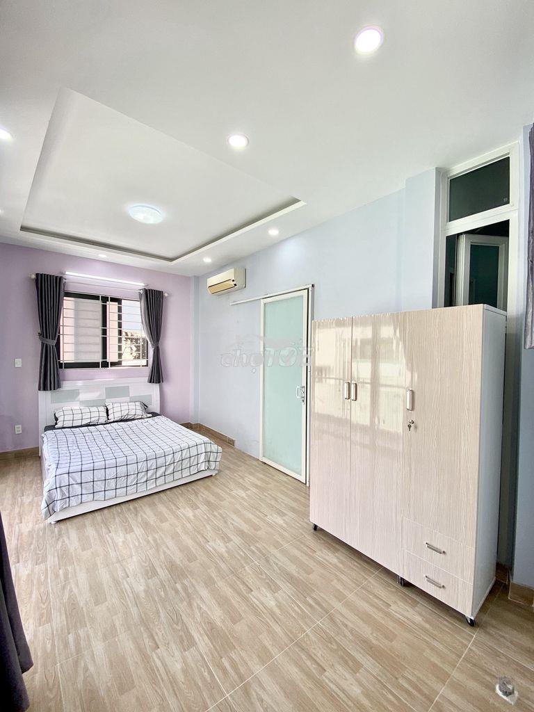 Phòng cao cấp, mới, ban công. thuận tiện di chuyển các quận - 4