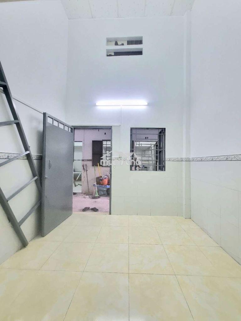 Phòng trọ 35m2 có máy lạnh, gác cao ko đụng đầu ,giờ giấc tự do - 3