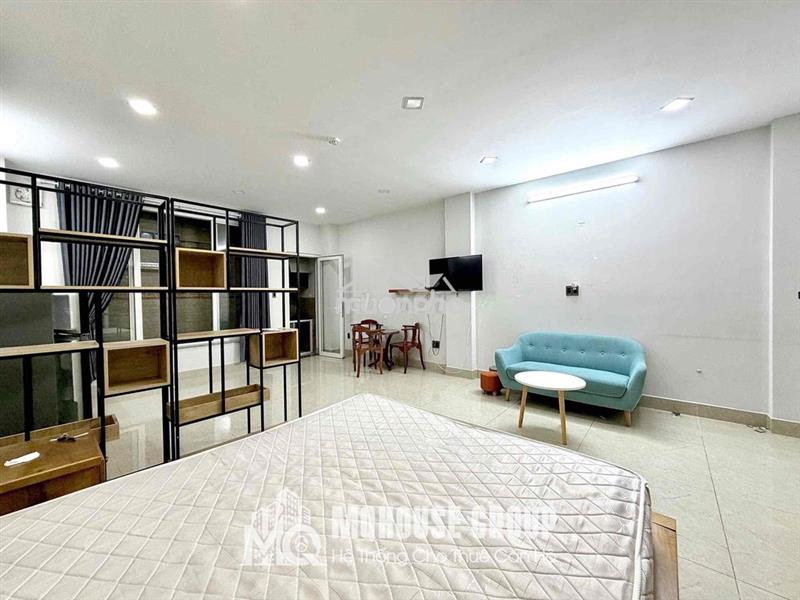 Cần pass phòng siêu rộng có thang máy