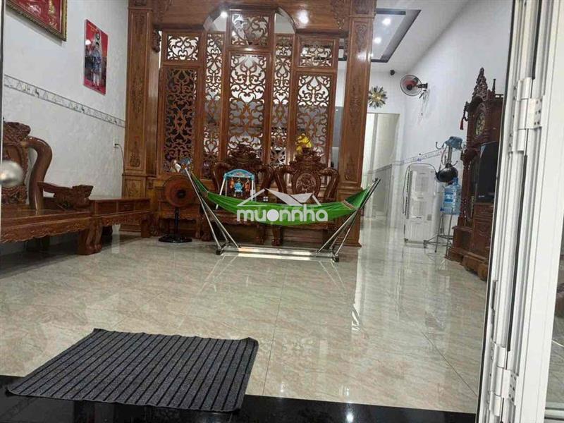 Nhà cấp 4 còn mới tinh diện tích 5 * 21 thổ cư 100%