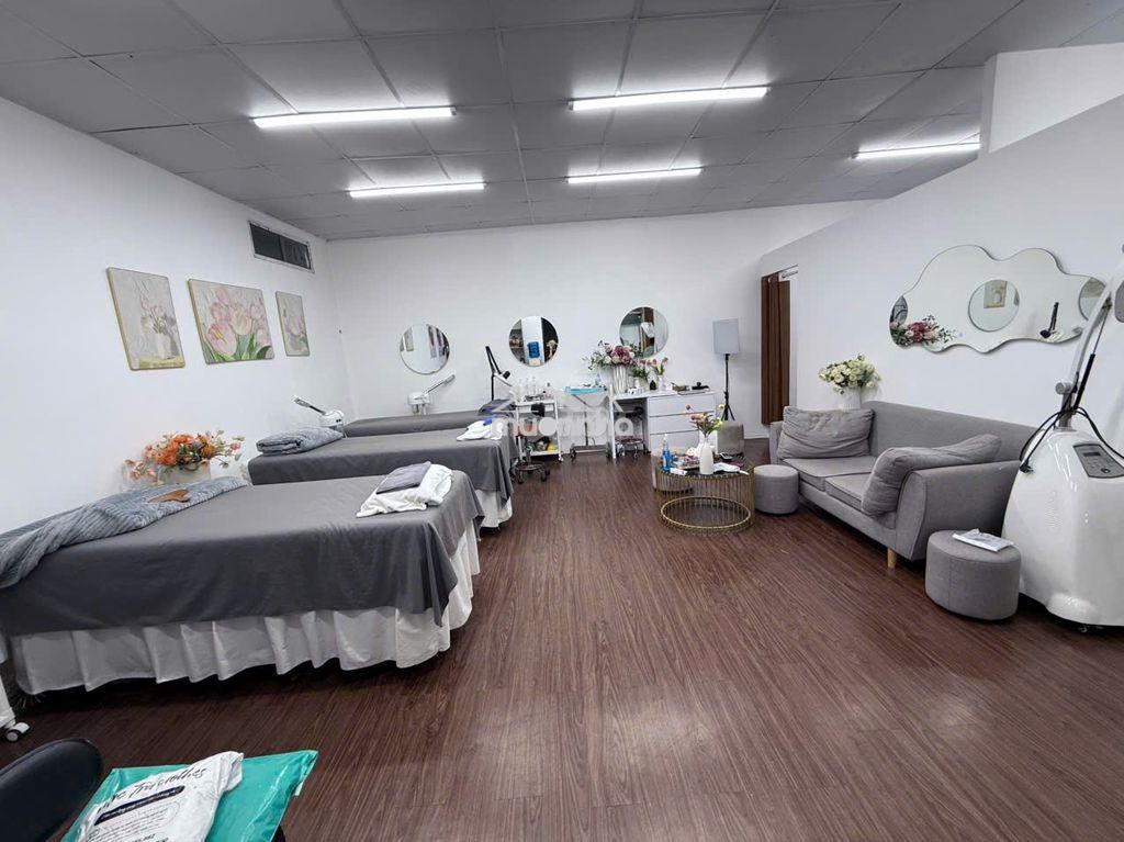 Có văn phòng 10 - 30 triệu dt từ 70 - 150m2 - tòa nhà mới - hiện đại - 3