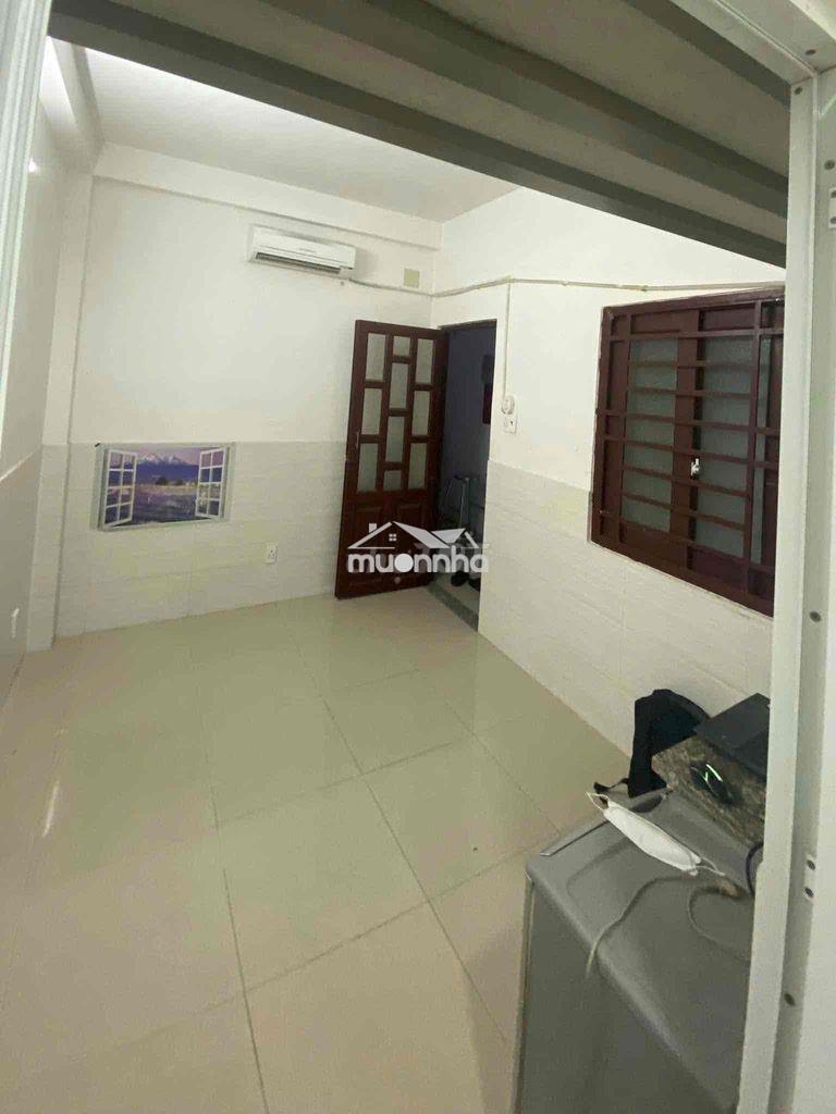 Phòng máy lạnh, giá rẻ gần lotte q7 - ở liền ở hoàng trọng mậu