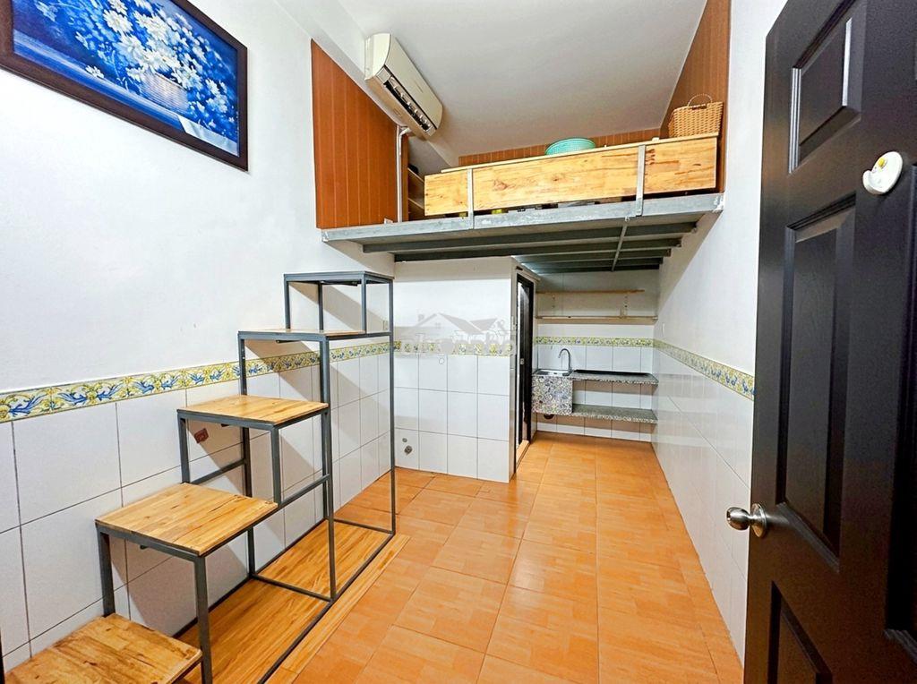 Phòng gác c.sổ thoáng + máy lạnh, thang máy - 2