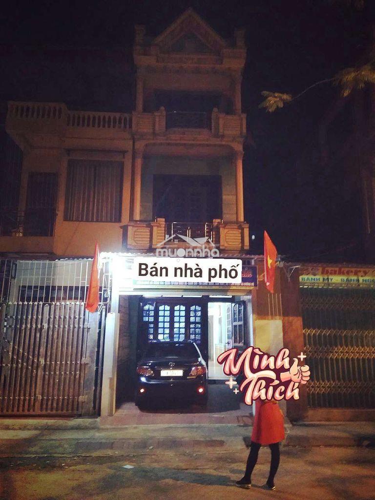 Bán nhà mặt phố 