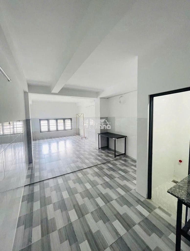 Phòng 30m2 ngay lê văn việt, trường tc marketing cũ, an ninh, dạng 1pn - 4