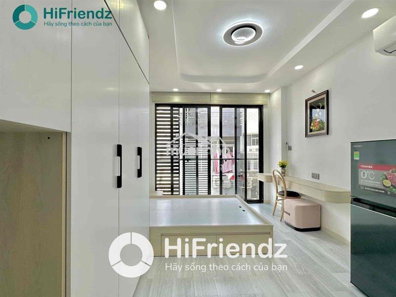 Studio full nội thất -xịn xò -ban công thoáng mát gần sala.quận 1