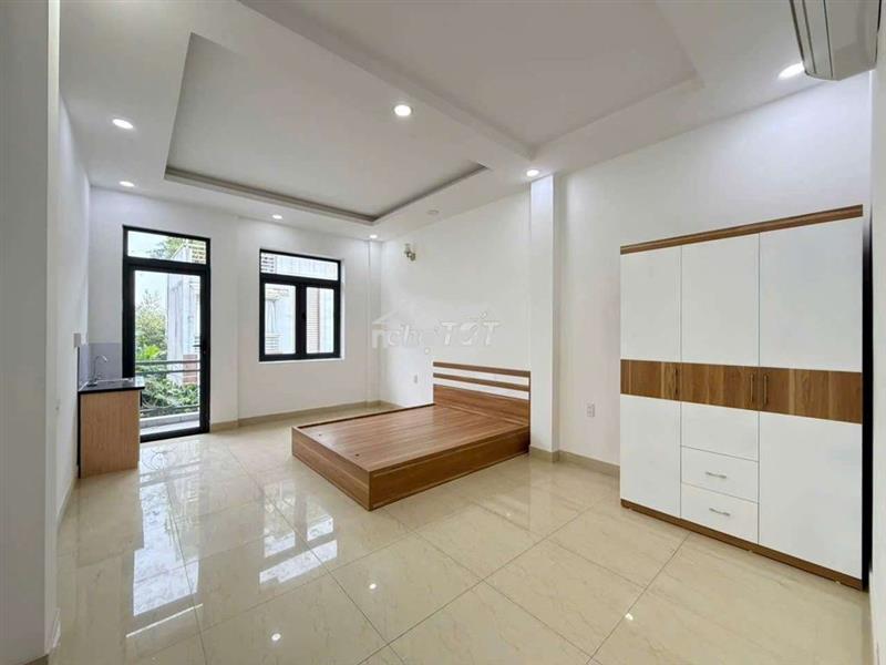 Phòng trọ giá rẻ ban công cửa sổ thoáng ngay chợ tân trụ