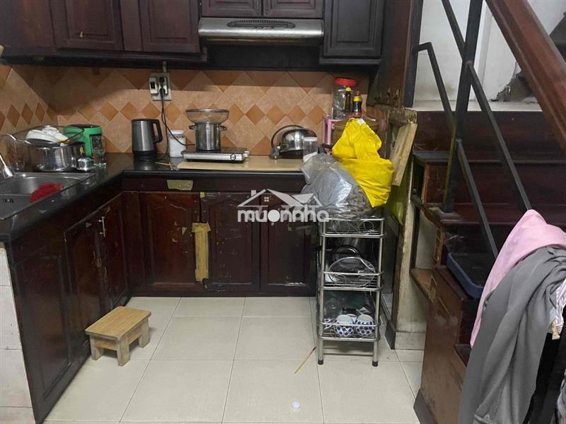 Nhà diện tích lớn, vừa ở vừa kho hoặc xưởng. p.10, q. tân bình
