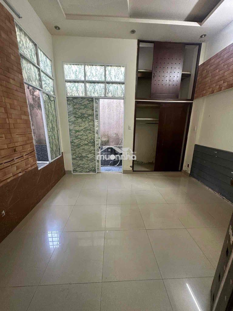 Cho thuê nhà cấp 4 xe hơi ngủ trong sân - gần cao đẳng công thương - 4