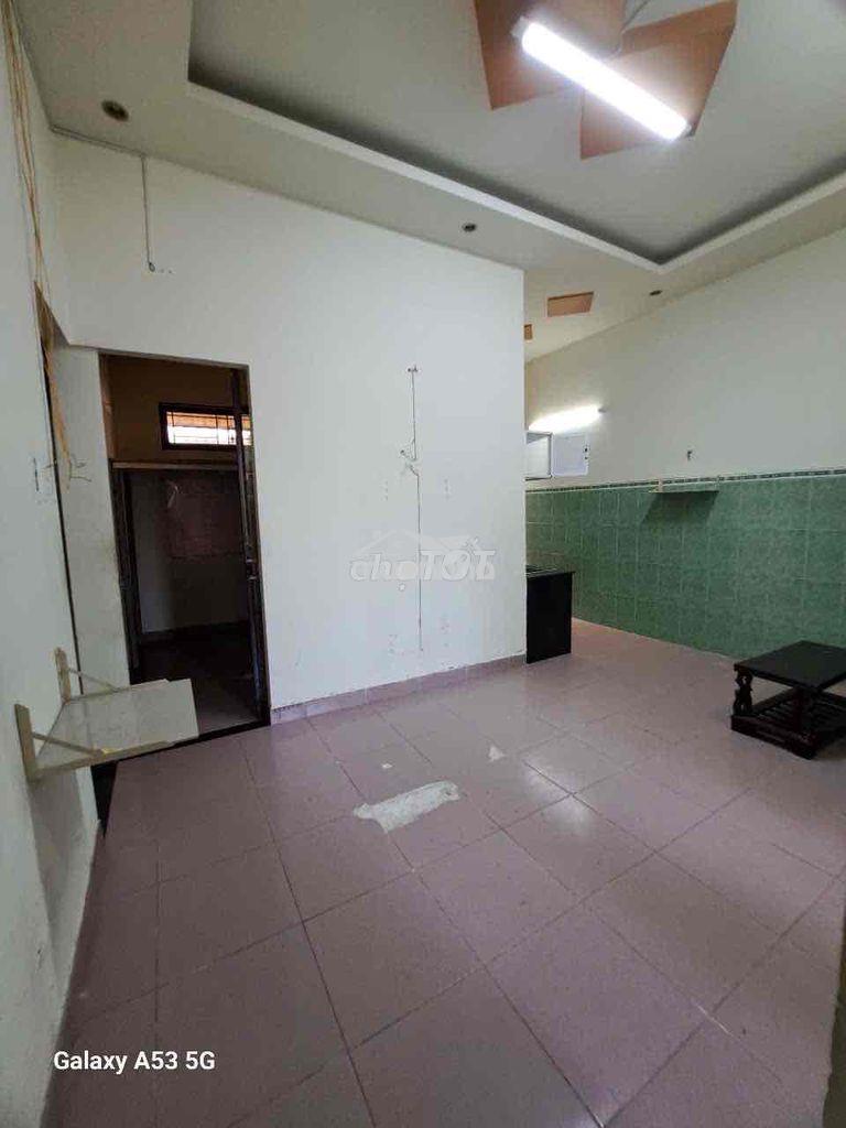 Nhà 3pn gồm sân trước, sâu bên hông rộng rãi hơn 100m2 đất - 3