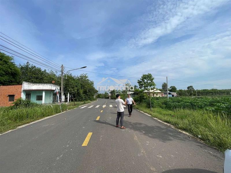 Bán đất tại trung tâm chơn thành hơn 750m2 có sẵn 150 thổ cư.