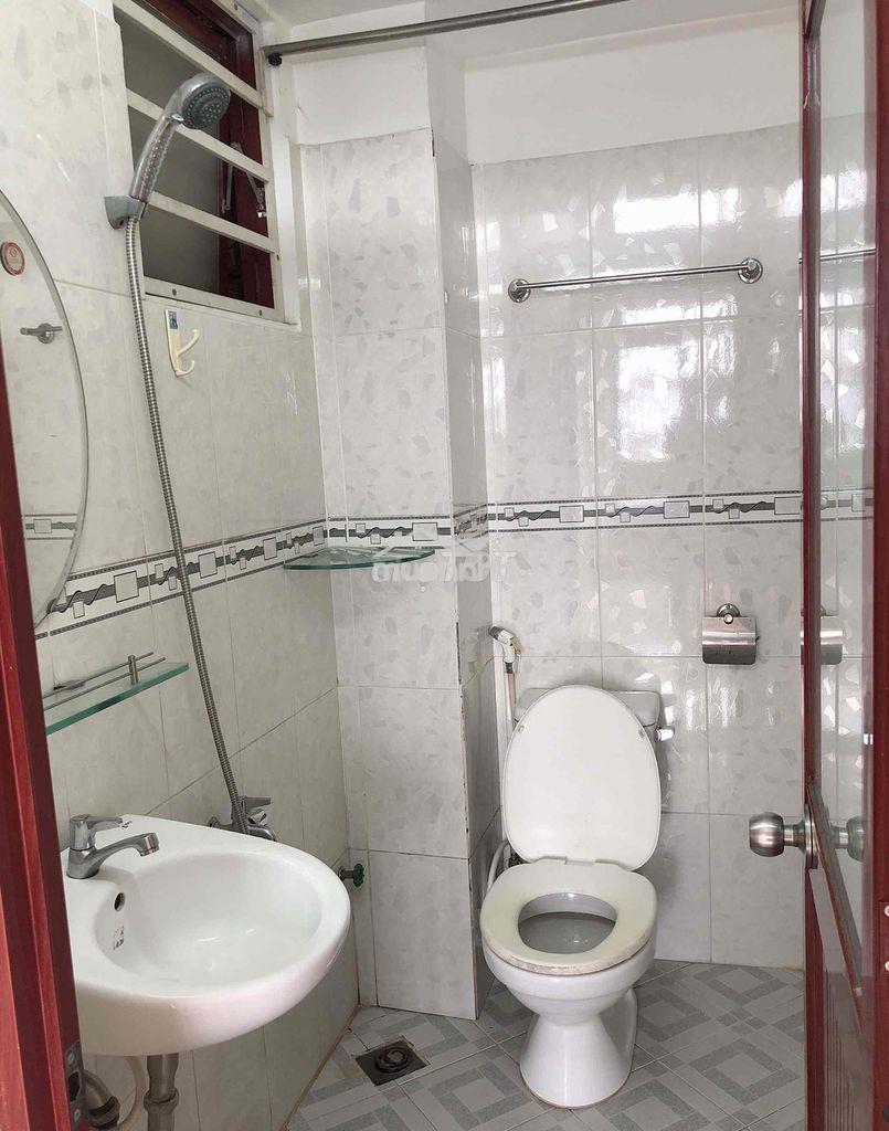 Phòng mới đẹp có ban công, gần đh hutech 2 - 4