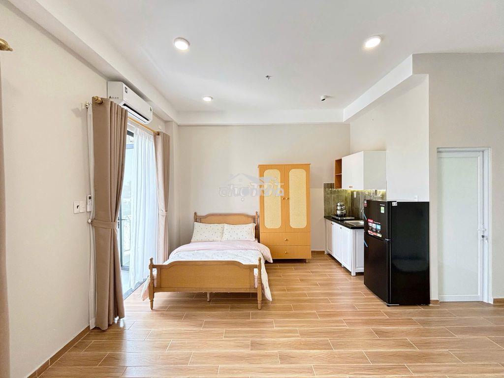 Phòng ban công mới xây ngay đầm sen, ô tô tận nhà - 4
