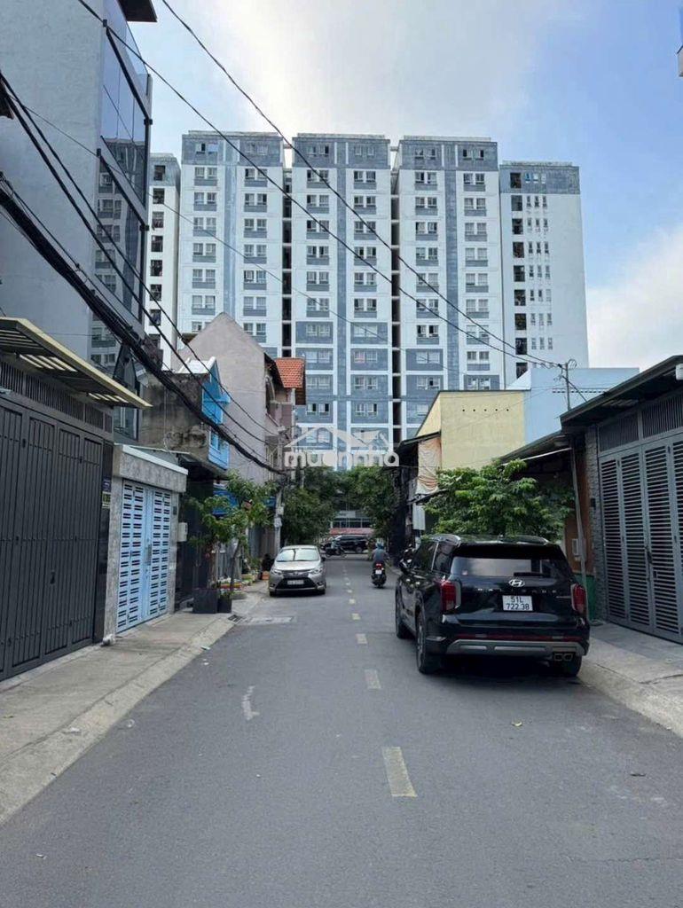 Nhà 1 xẹc 7m thông đs. 59. dt 4x20m: lững, 3 lầu