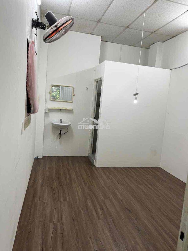 Nhà 3 phòng ngủ 3,2x10 trần hưng đạo. hẻm xe tải buôn bán - 4