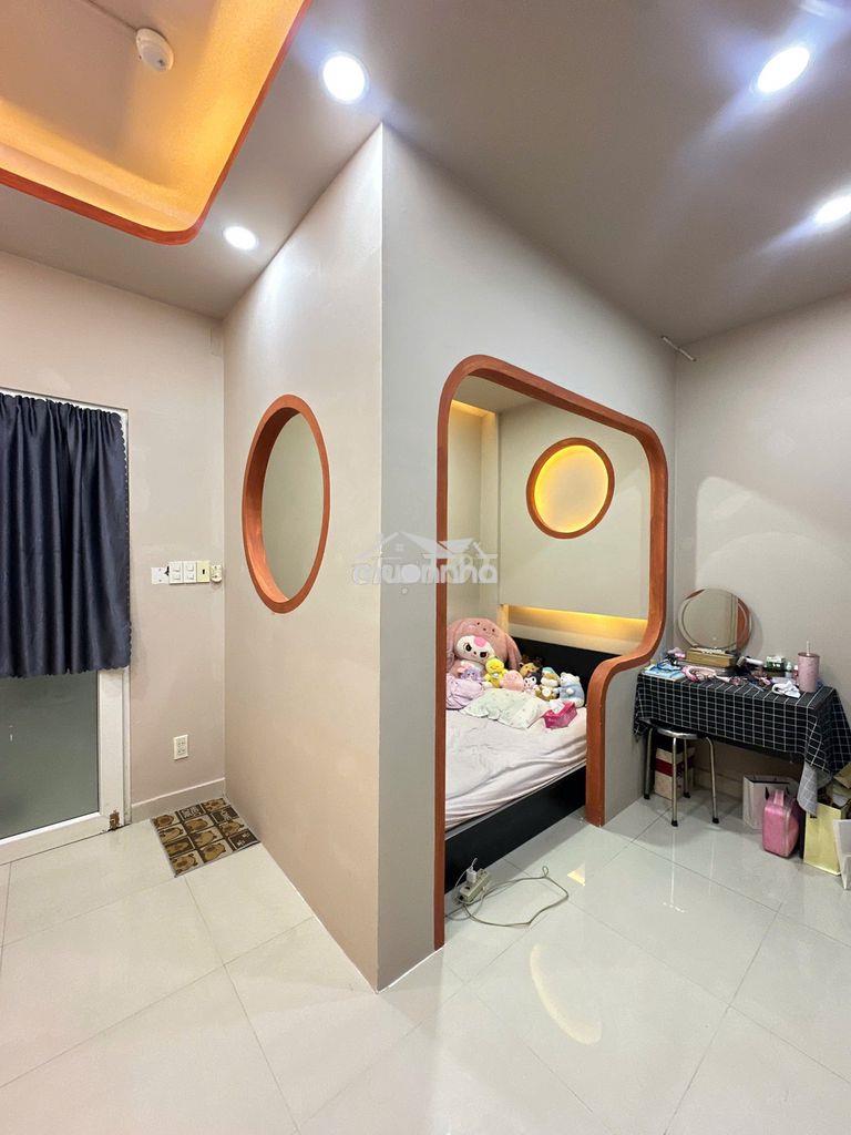 Căn hộ tách bếp , full nội thất , ngay ngã 4 bảy hiền, decor siêu xinh